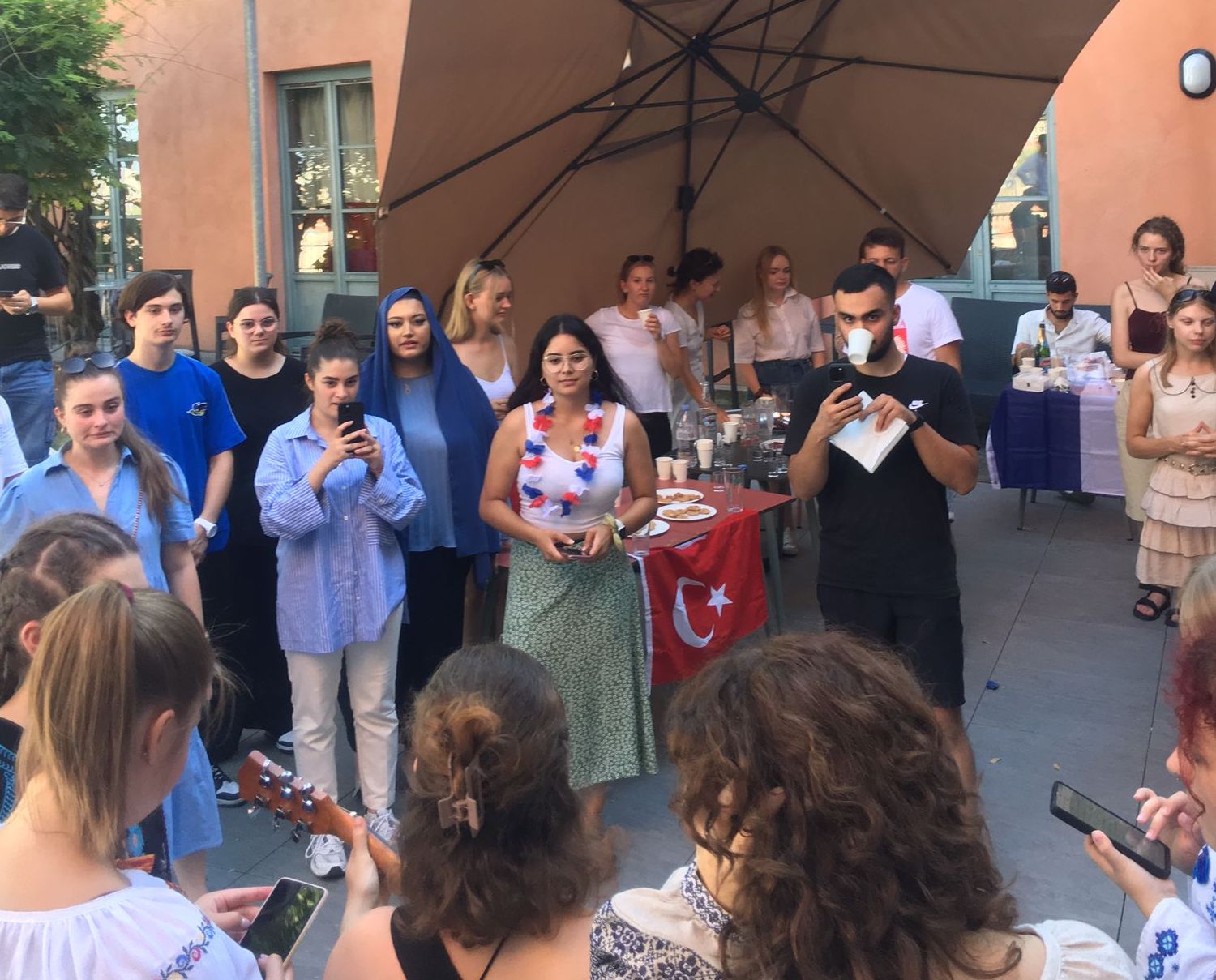 hostel auberge jeunesse Lyon Centre Dortoirs chambres doubles